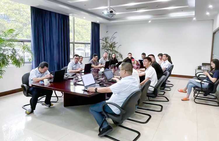 彩虹攜手晶晟科技打造信息化平臺，以科技賦能搶占行業(yè)制高點